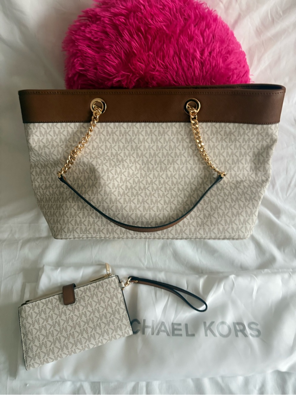 Michael Kors Cream & Brown Signature Tote with Wristlet - Picture 4 of 7